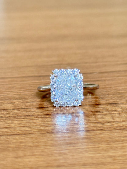 The Sistora 'Arctic Radiant' Halo Ring (925 Silver)