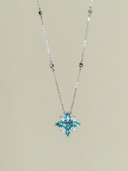 The Sistora 'Ice Blossom' Blue Ice-Cut Flower Pendant (925 Silver)
