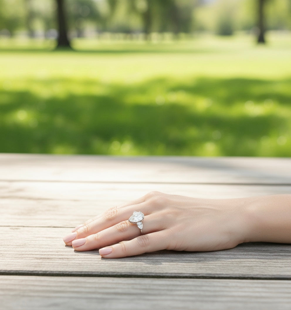 The Sistora 'Stellar Tear' D-Color Three-Stone Pear Ring (925 Silver)