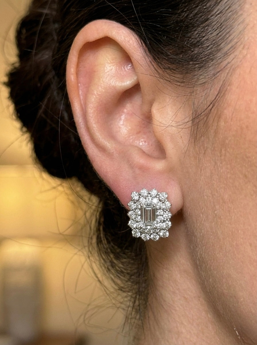 The Sistora 'Royal Glare' Emerald-Cut Halo Studs (925 Silver)
