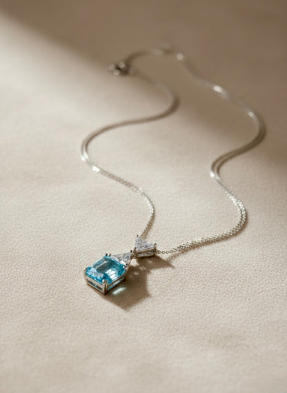 The Sistora 'Ocean Ice' Radiant Blue Diamond Pendant (925 Silver)