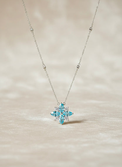 The Sistora 'Ice Blossom' Blue Ice-Cut Flower Pendant (925 Silver)