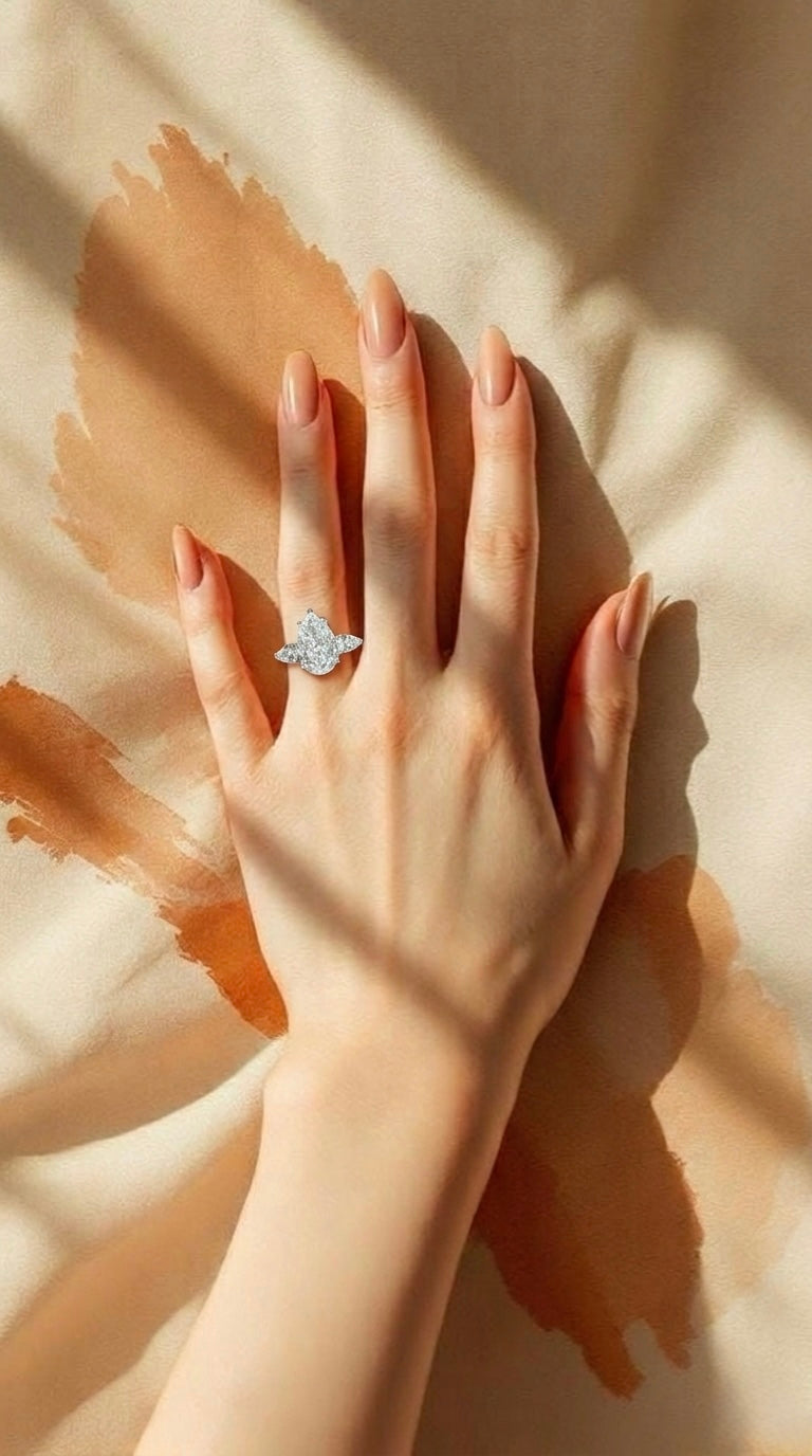 The Sistora 'Stellar Tear' D-Color Three-Stone Pear Ring (925 Silver)