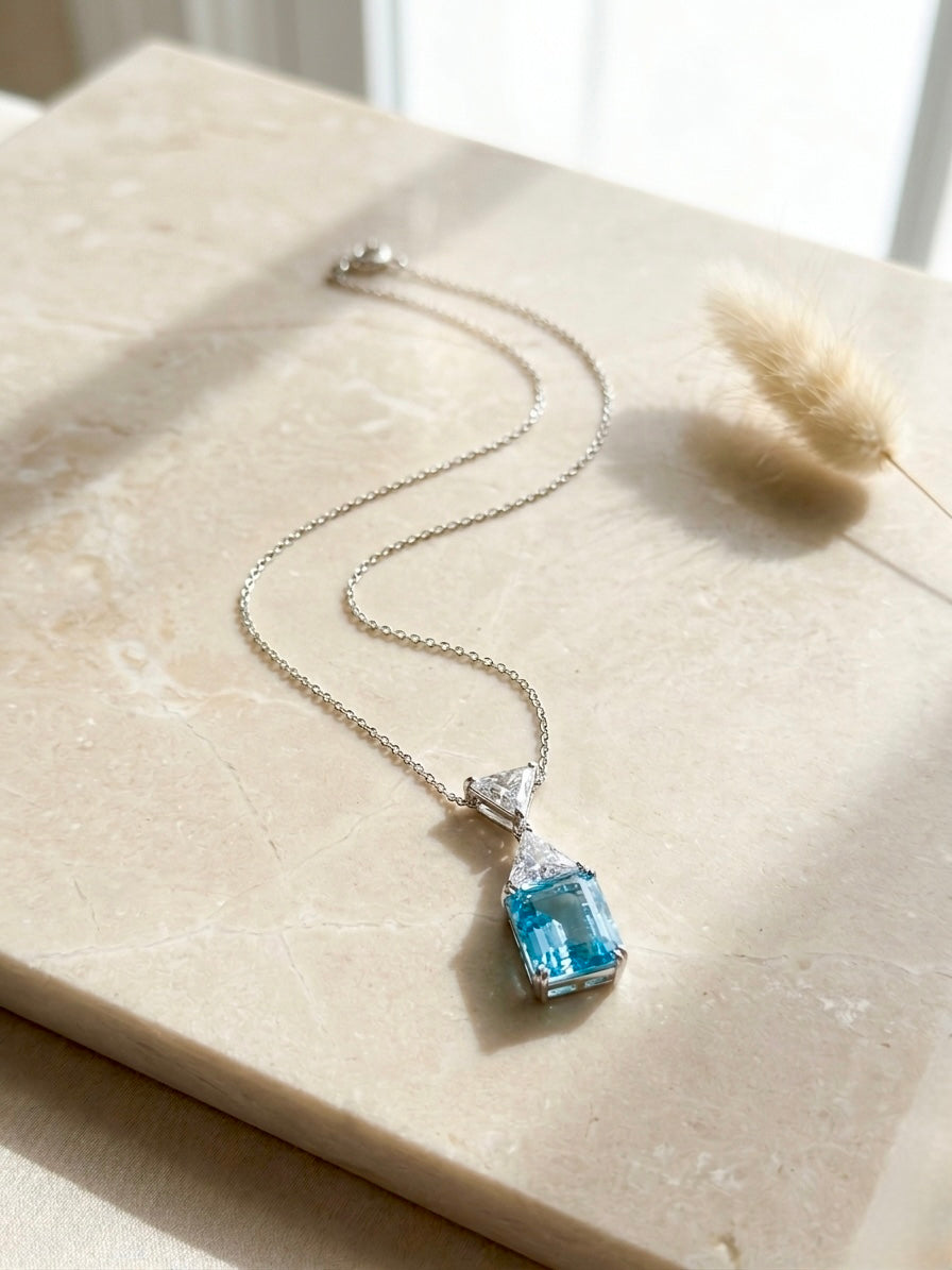 The Sistora 'Ocean Ice' Radiant Blue Diamond Pendant (925 Silver)