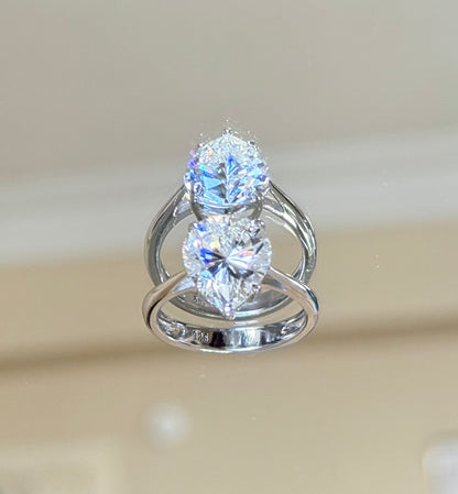 The Sistora 'Lunar Tear' Pear-Cut Moissanite Solitaire Ring (925 Silver)