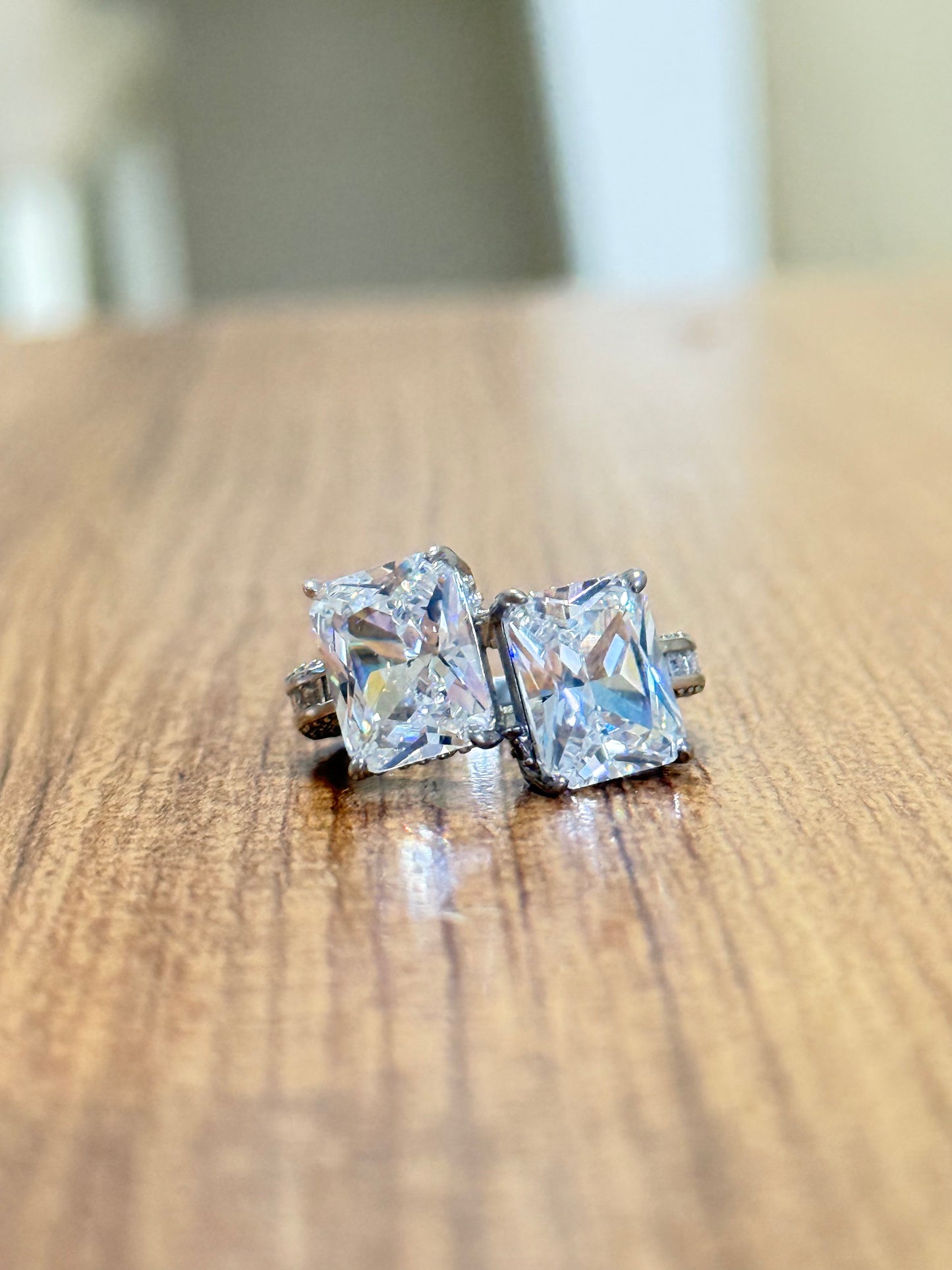 The Sistora 'Eternal Duo' Radiant-Cut Moissanite Toi et Moi Ring (925 Silver)