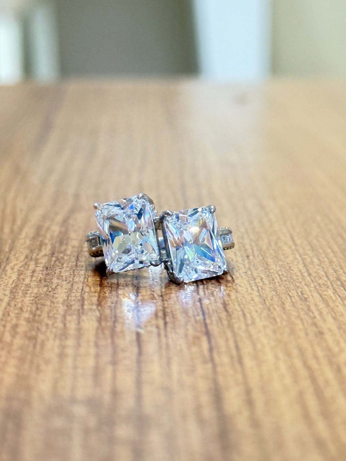 The Sistora 'Eternal Duo' Radiant-Cut Moissanite Toi et Moi Ring (925 Silver)