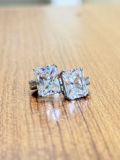 The Sistora 'Eternal Duo' Radiant-Cut Moissanite Toi et Moi Ring (925 Silver)