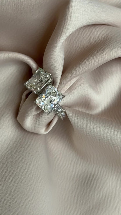 The Sistora 'Eternal Duo' Radiant-Cut Moissanite Toi et Moi Ring (925 Silver)