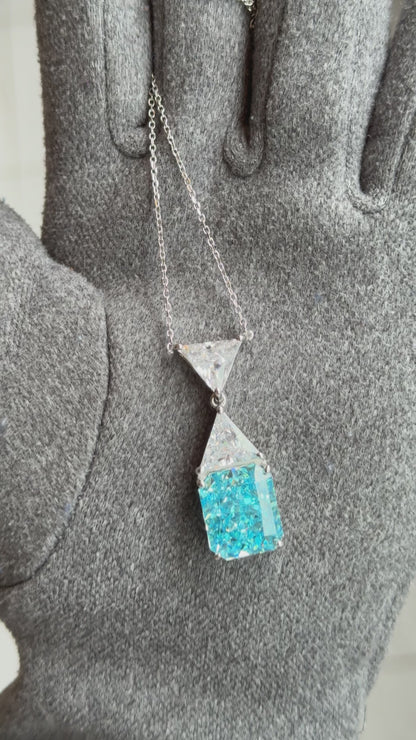 The Sistora 'Ocean Ice' Radiant Blue Diamond Pendant (925 Silver)