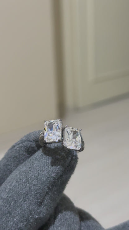 The Sistora 'Eternal Duo' Radiant-Cut Moissanite Toi et Moi Ring (925 Silver)